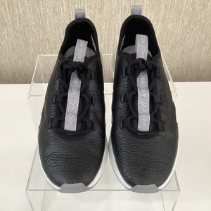 Black nike women sneakers